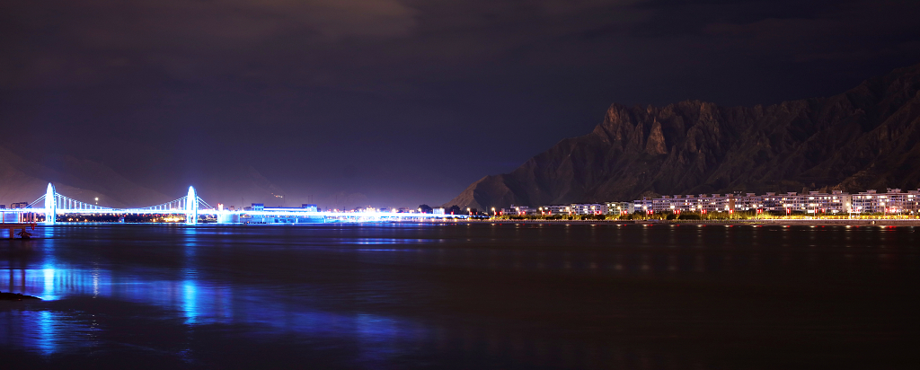 拉萨网红桥夜景