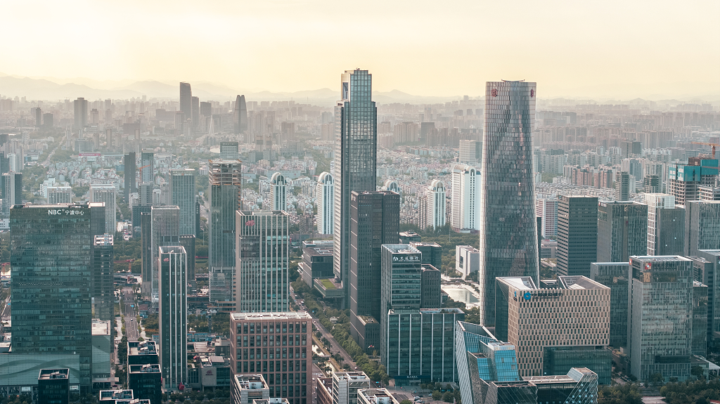 宁波东部新城傍晚城市风光建筑