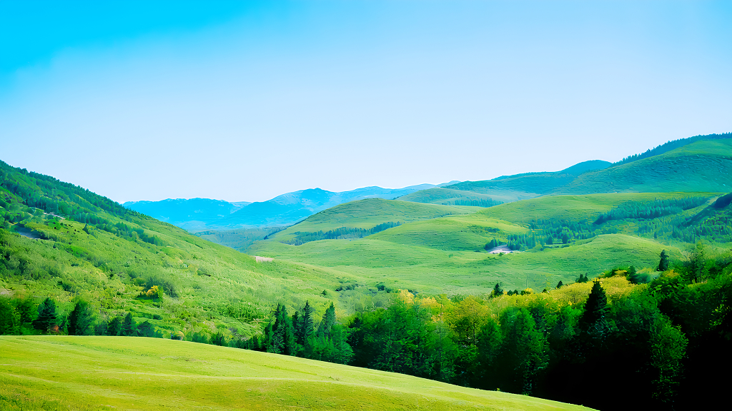 高山绵绵翠绿的山峰青山绿水蓝天白天电脑电视背景壁纸