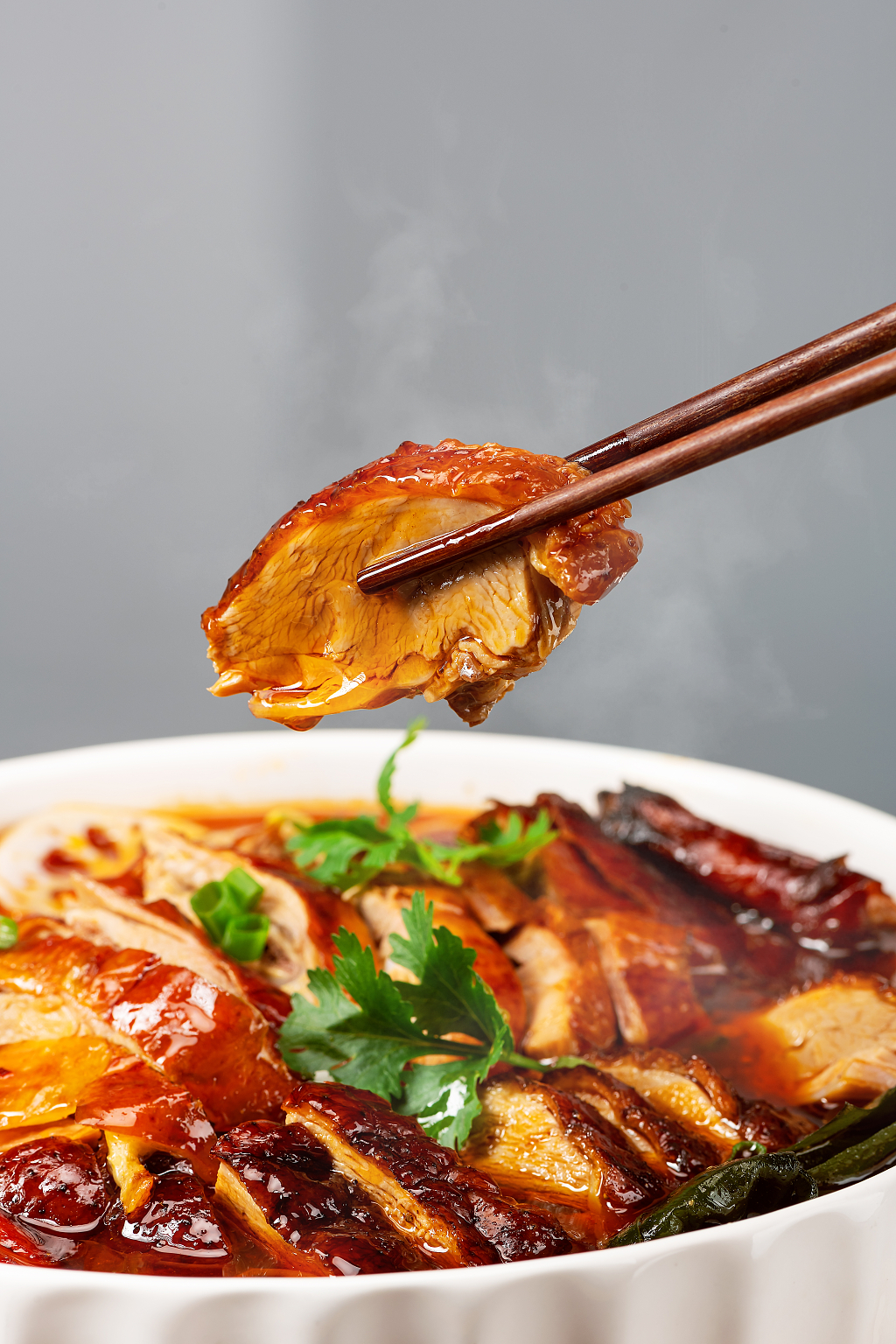 美食美味色香诱人的冒烤鸭