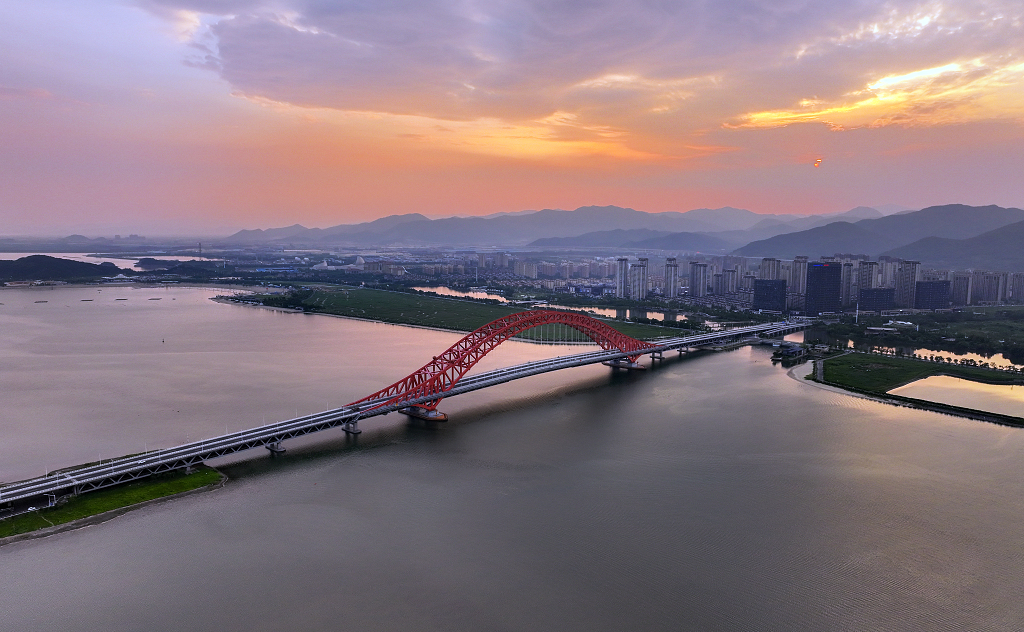 宁波北仑梅山红桥夕阳下全景航拍