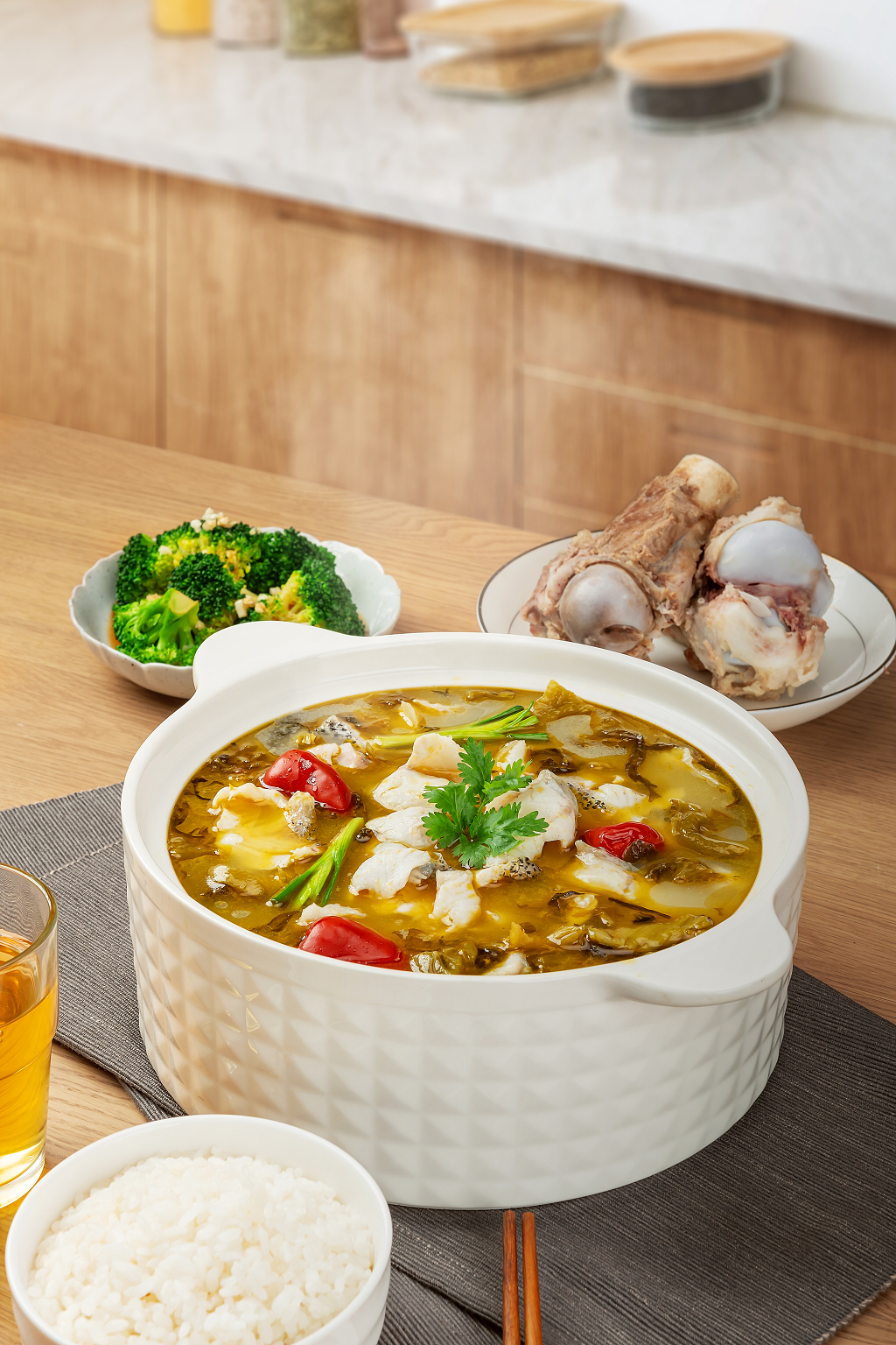 传统美食老坛酸菜鱼片