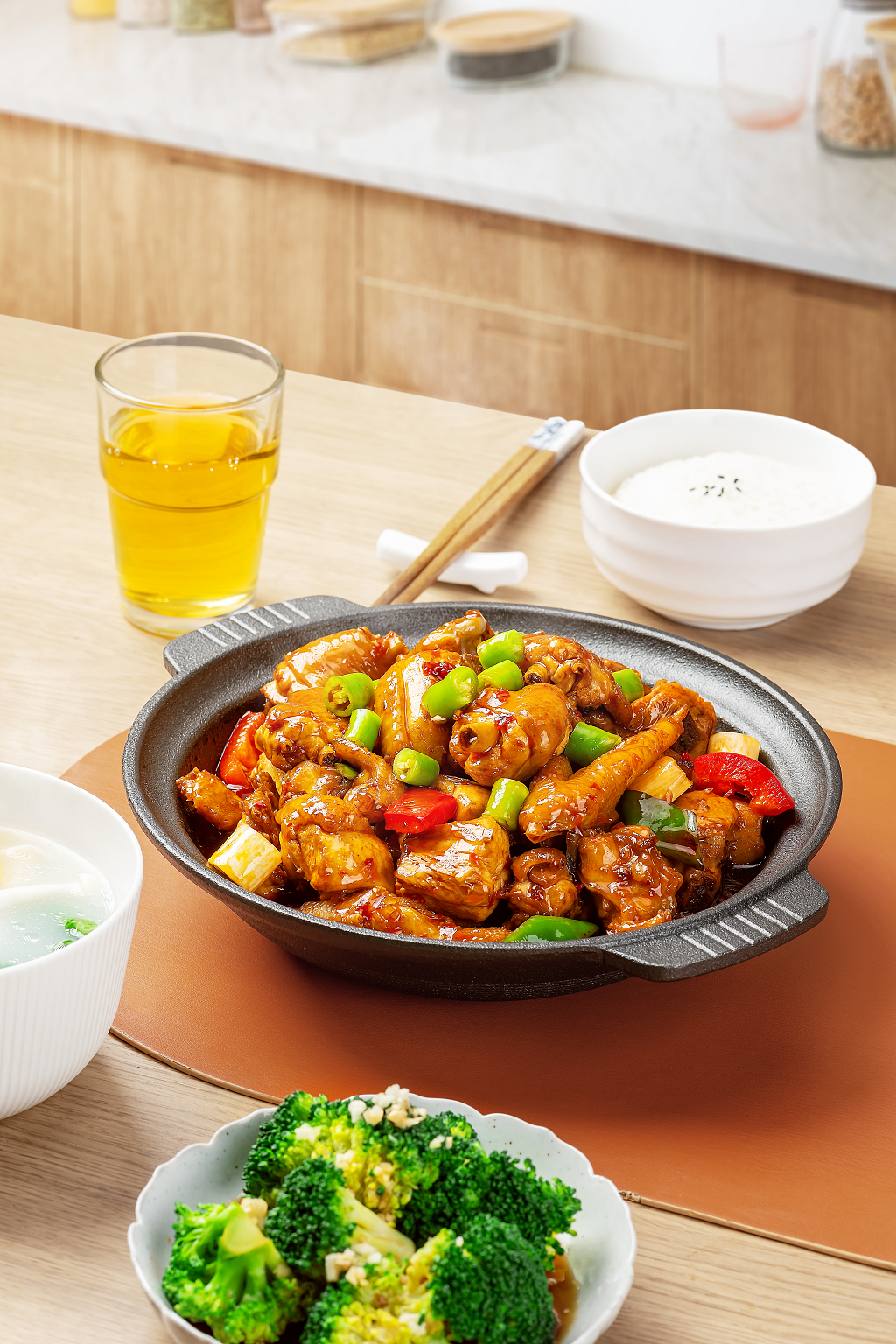 中餐美食烧鸡公黄焖鸡