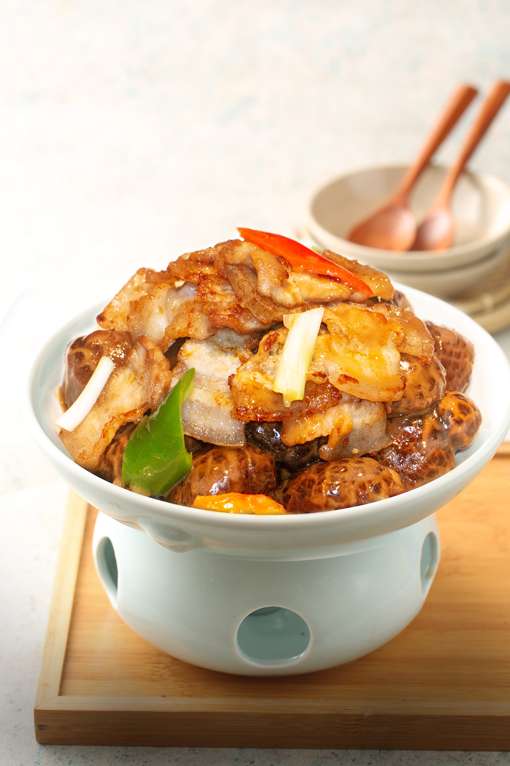 家常菜中餐厅饭店菜单美食宣传单广告实拍图花菇焖黑猪肉