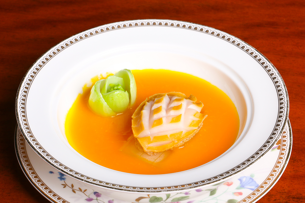 家常菜中餐厅饭店菜单美食宣传单广告实拍图鲜芦荟烩大连鲍