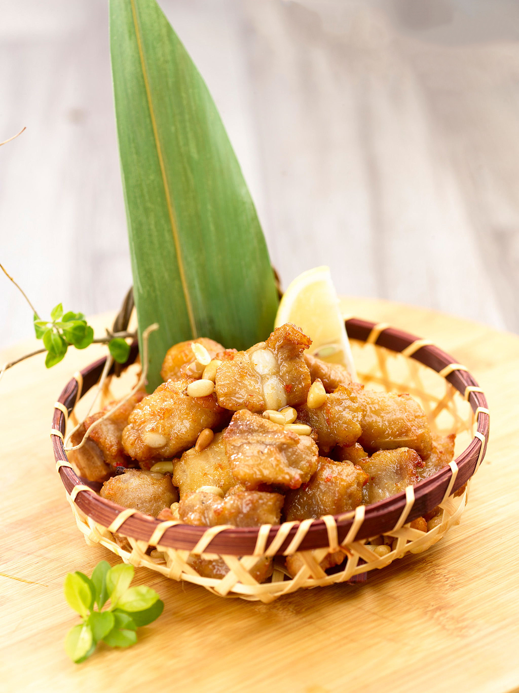 家常菜中餐厅饭店菜单美食宣传单广告实拍图中华美食松子乳香骨