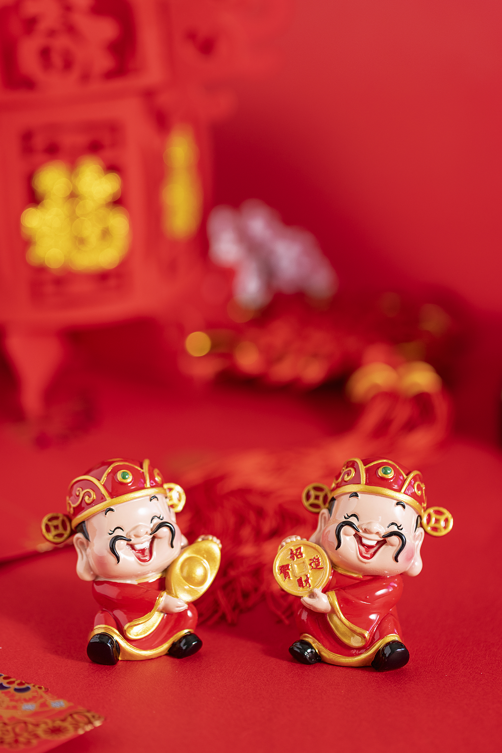 2025年蛇年新年新春春节过节过年传统节日新年元素物件恭喜发财新春红色背景