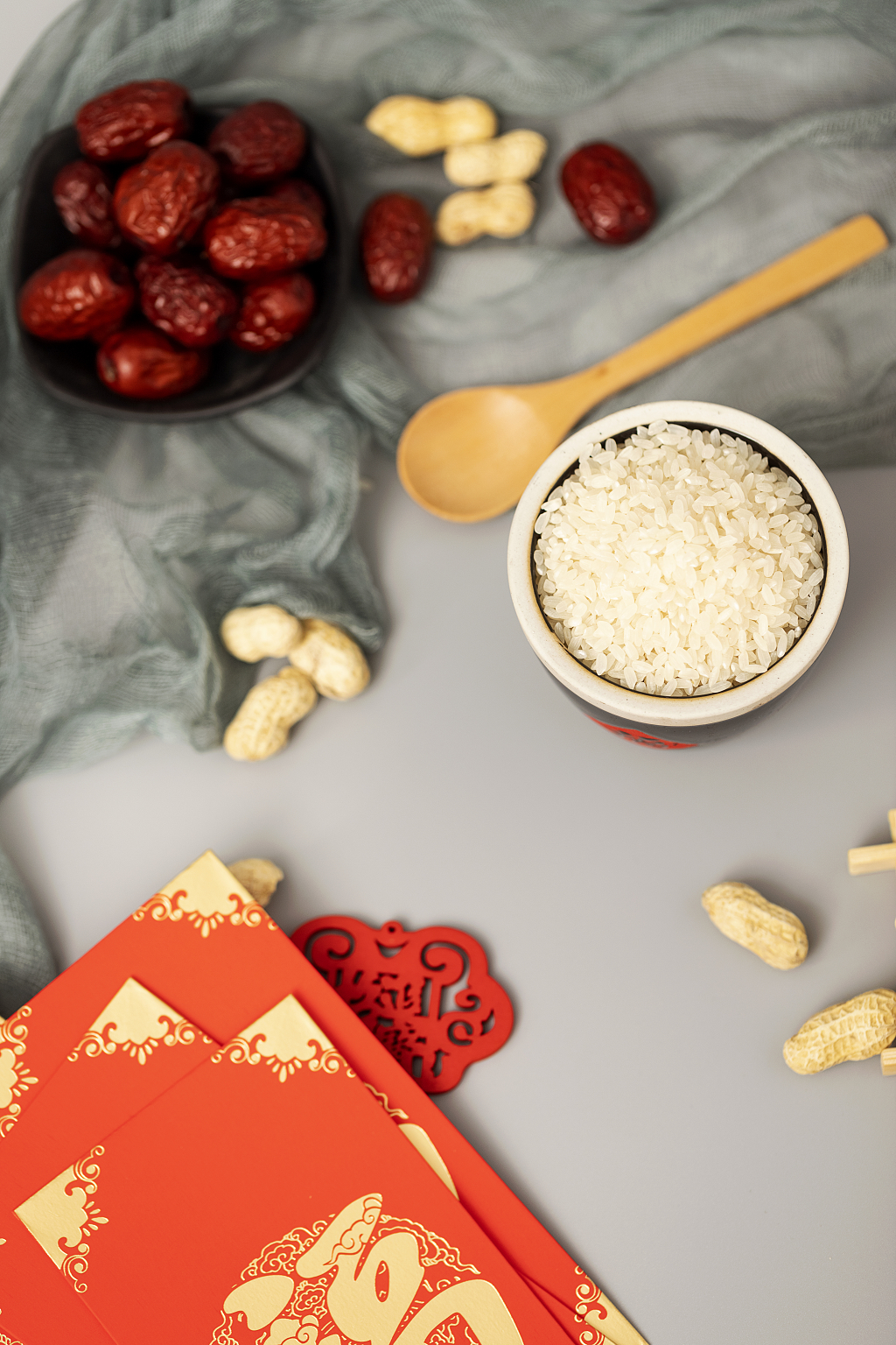 2025年蛇年新年新春春节过节过年传统节日新年元素物件新年创意清新图片