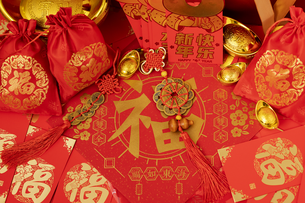 2025年蛇年新年新春春节过节过年传统节日新年元素物件新年春节喜庆红火背景