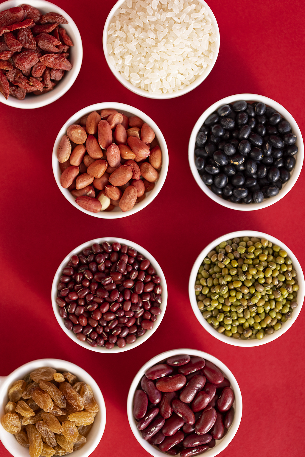 传统节日腊八节美食营养粥品五谷杂粮粥腊八粥材料新年春节过年十二月初八腊八节红色海报