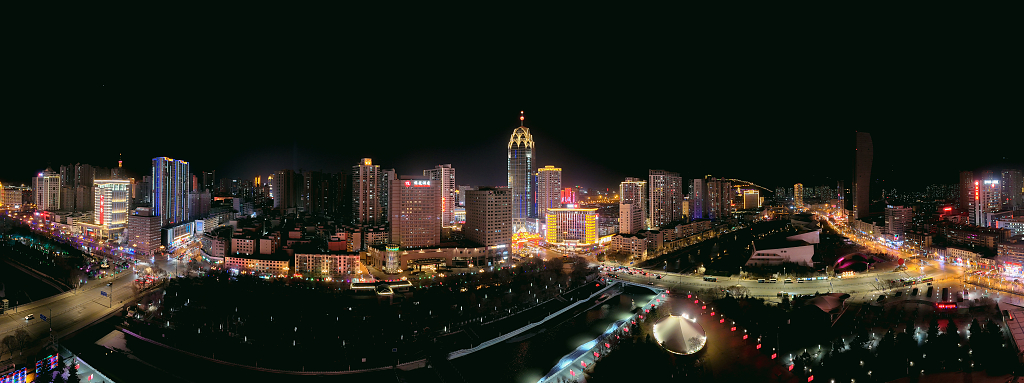 春节期间航拍西宁中心广场夜景全景图