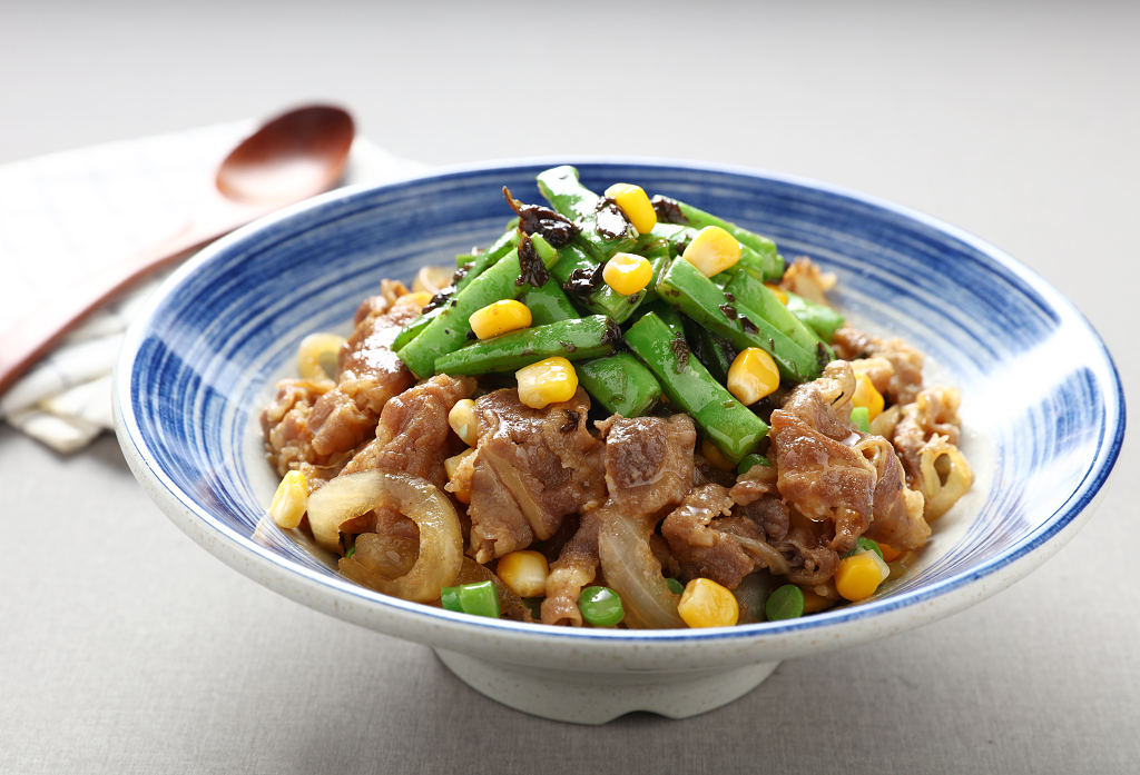 简约肥牛盖饭餐厅菜单美食宣传图