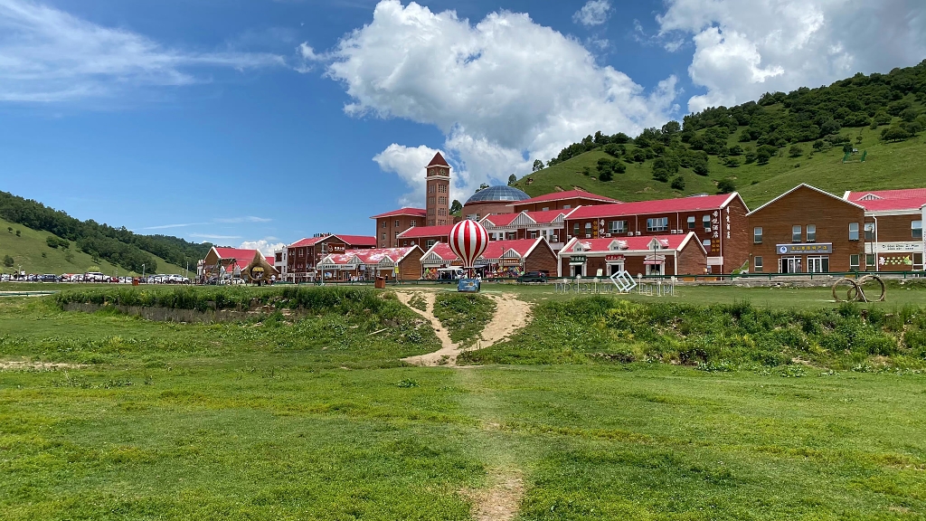 陕西省宝鸡市陇县关山牧场关山草原夏季夏天大自然风景风光美景