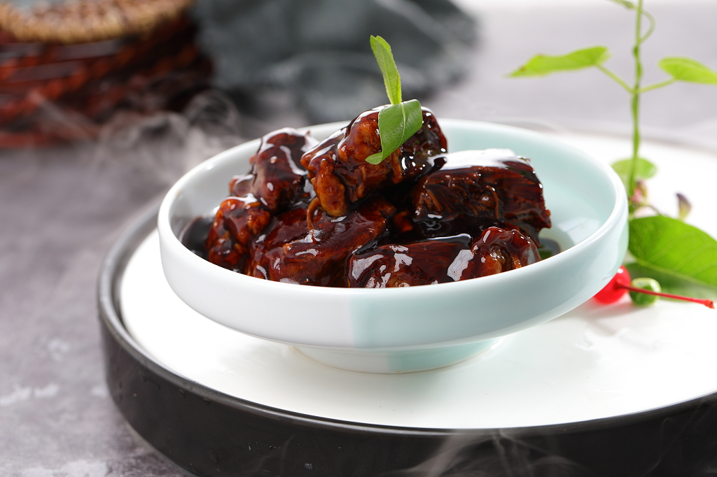 美食简约文火小牛肉