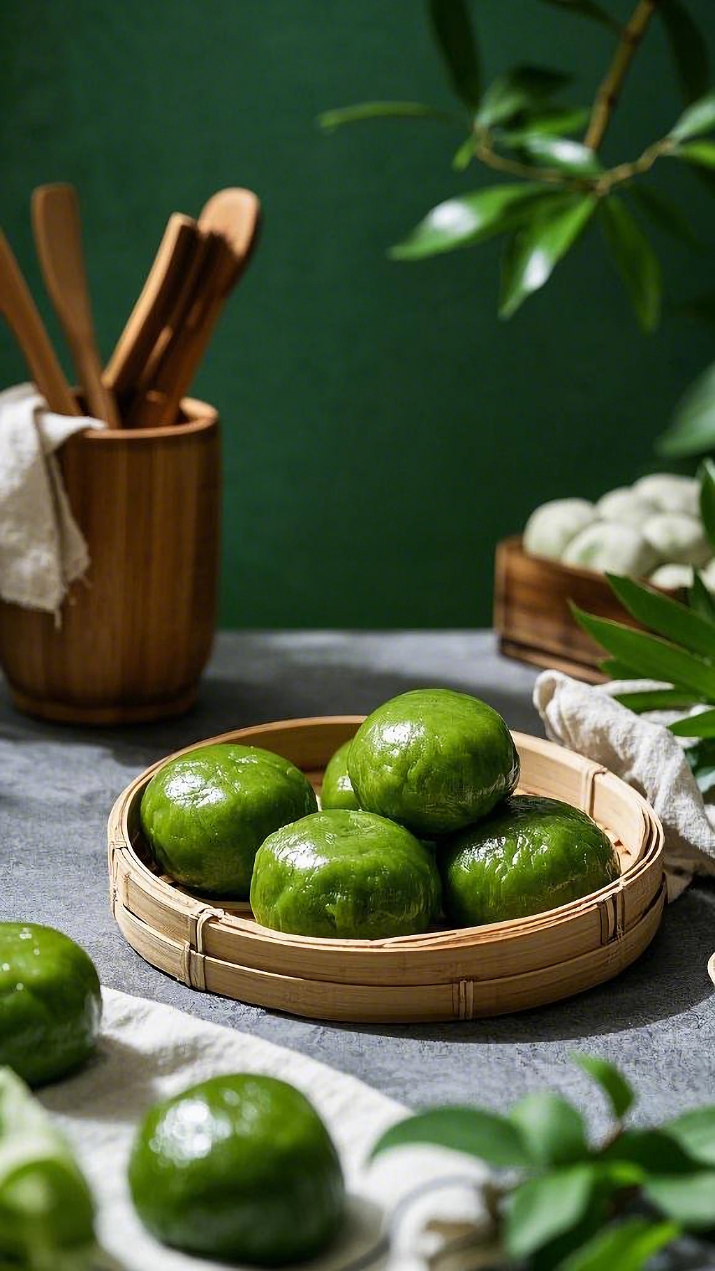 竹编容器中装着圆润饱满的清明节青团AI