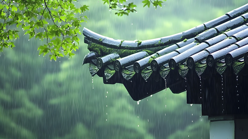 雨中中式飞檐滴水古建筑特写摄影图AI