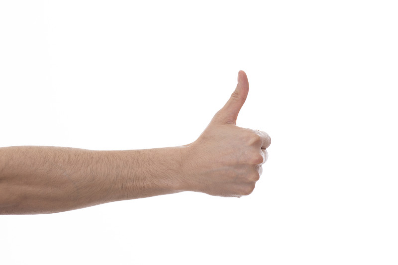 拇指向上的手