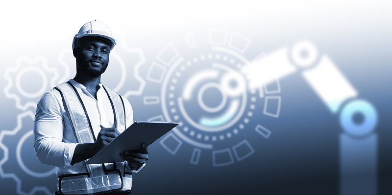 未来机器人创新技术概念，工程师从事机器人编程和云电路系统图形