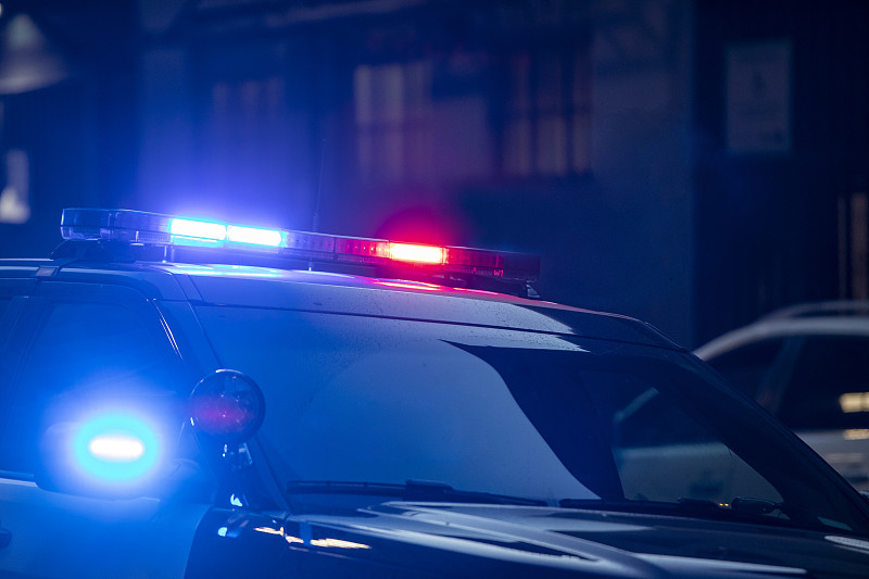 警车闪烁灯紧急服务