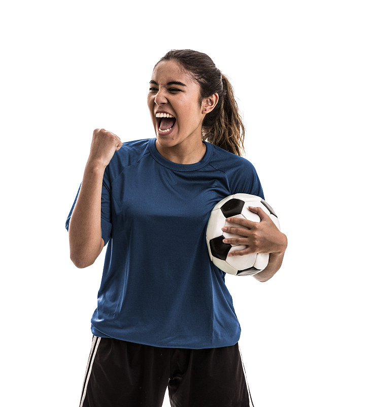 身穿蓝色制服的女运动员/粉丝在白色背景下庆祝