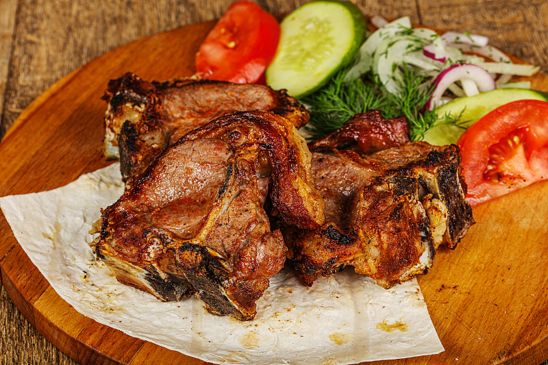 烤羊肉，烤蔬菜