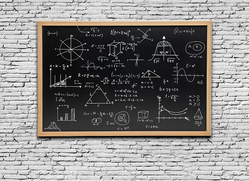 写在黑板上的数学方程