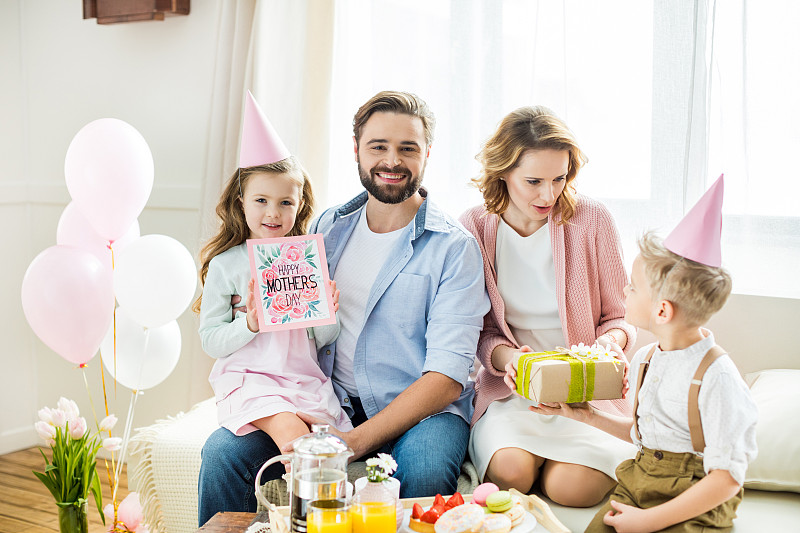 母亲节，全家快乐