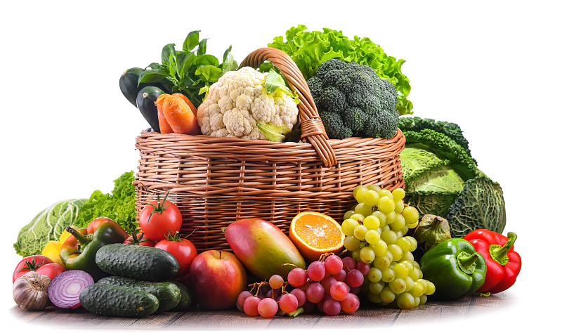 由各种有机蔬菜和水果组成