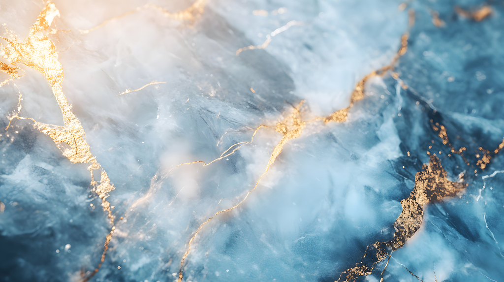 蓝色大理石纹理与金色裂纹交织，展现出奢华与梦幻的视觉效果