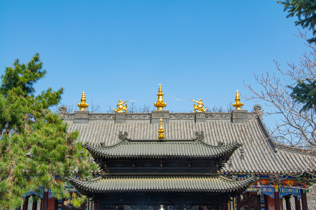 寺庙古建筑屋脊