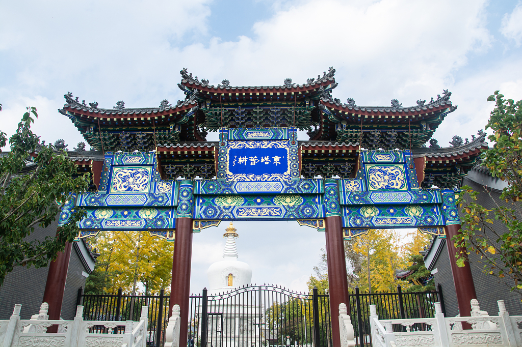 沈阳东塔寺牌楼
