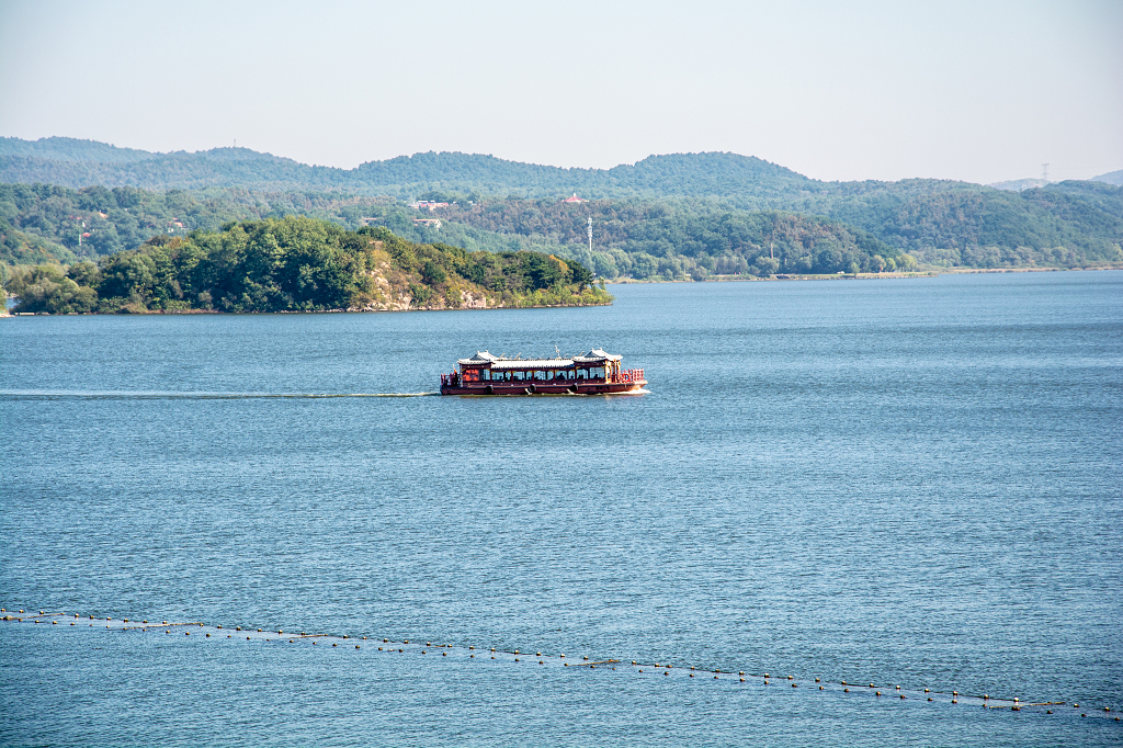 棋盘山秀湖游船
