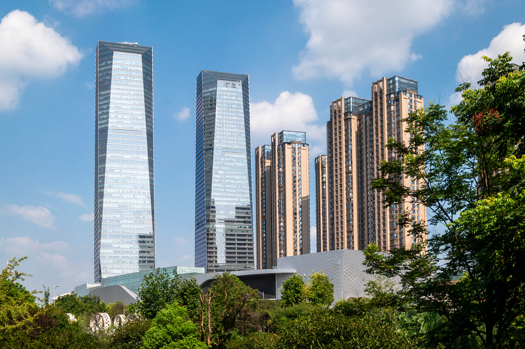 湖南长沙梅溪湖览秀城购物中心金茂大厦