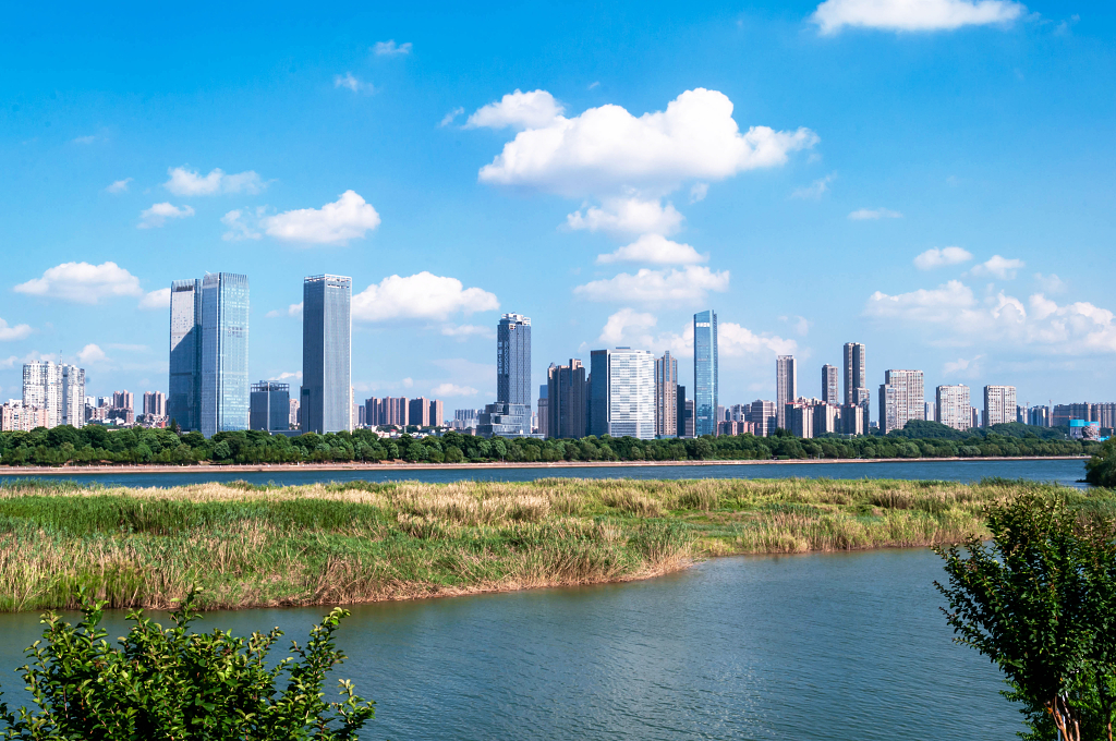 湖南长沙岳麓区湘江河高楼大厦
