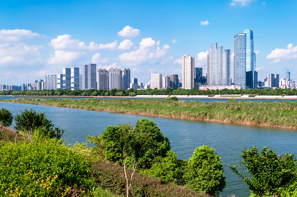 湖南长沙岳麓区湘江河高楼大厦