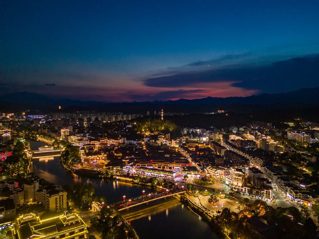 福建泰宁古城夜景航拍图