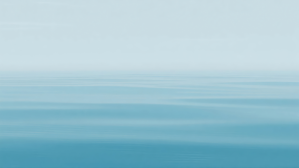 简约蓝色大海水面宁静治愈系背景图