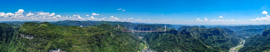 湖南湘西矮寨奇观5A景区航拍全景图