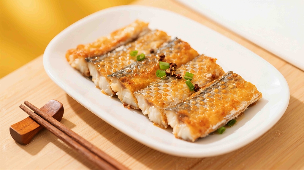 香煎鱼青蒸鱼美食美味营养健康