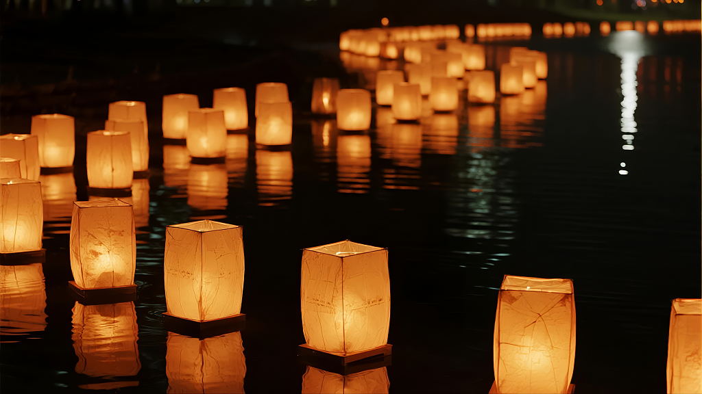 中元节放河灯祈福的传统习俗唯美背景