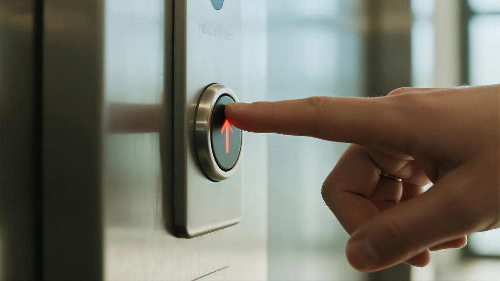 手指按电梯按钮的决定与选择概念背景