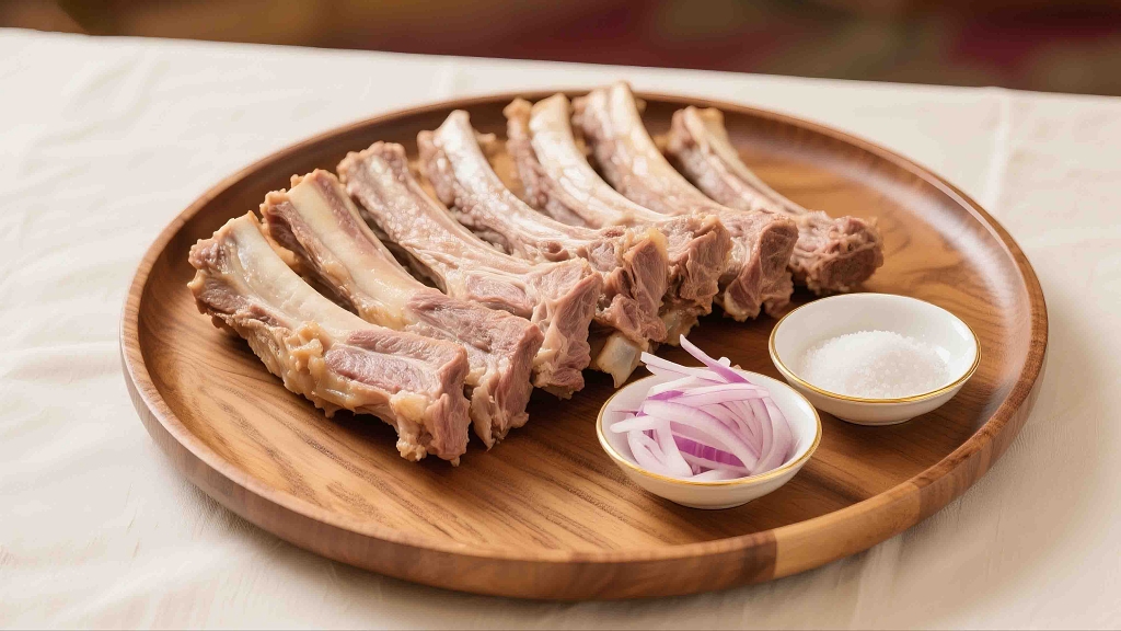 手抓羊肉新疆美食美味洋葱大蒜肉类