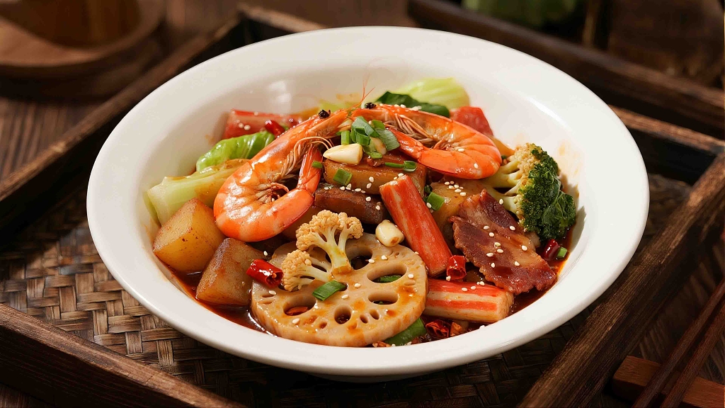 一碗美味的麻辣香锅美食美味川菜