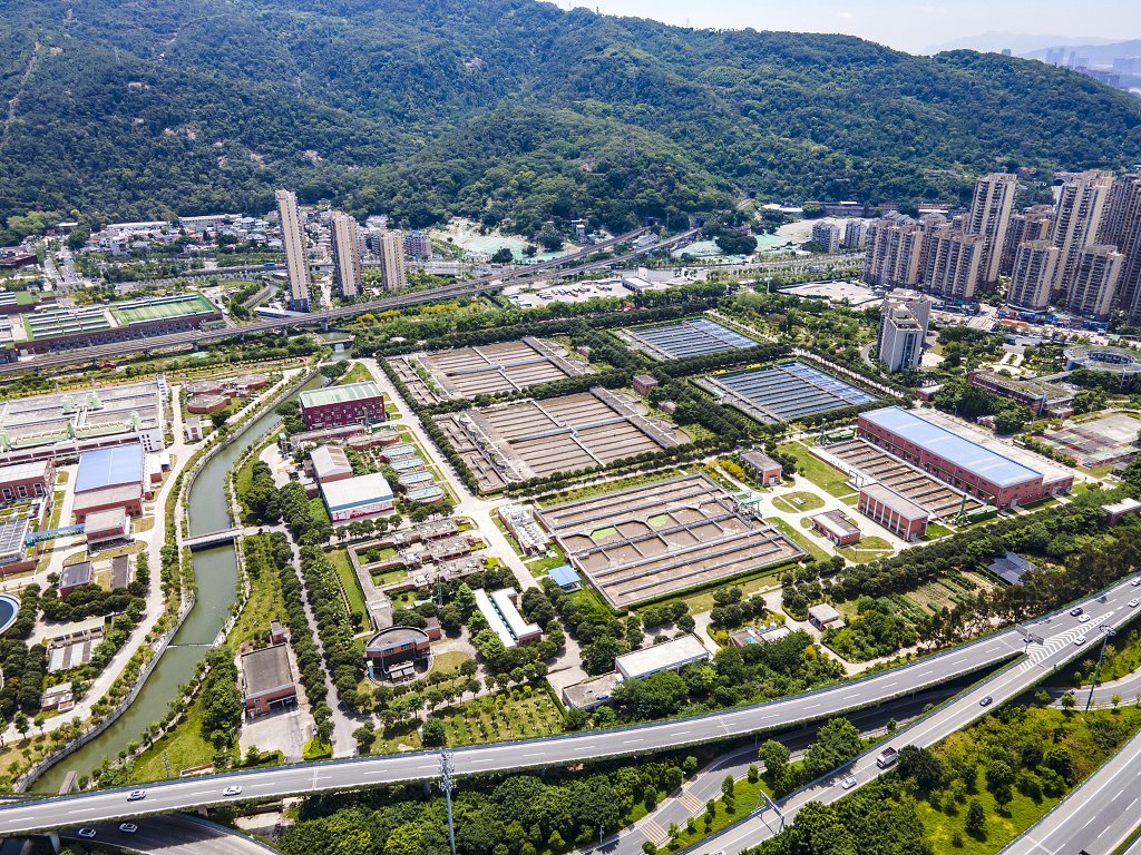 污水处理厂鸟瞰全景