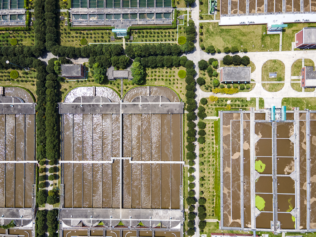 污水处理厂鸟瞰全景