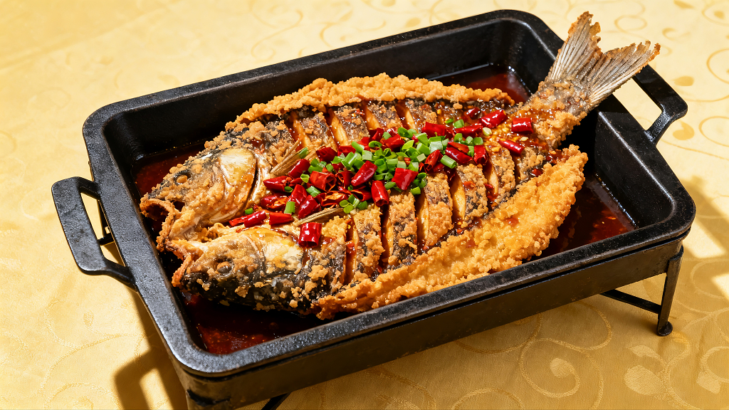 经典香辣烤鱼年夜饭菜单菜谱酒店菜谱餐饮宣传特色菜烤鱼特写