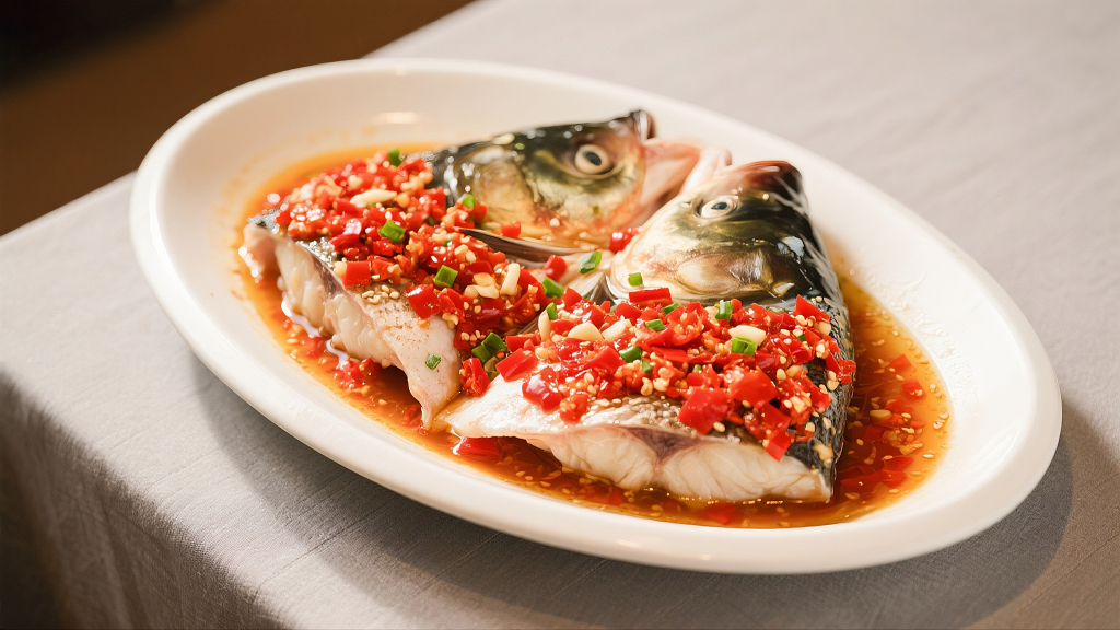 一盘美味的剁椒鱼头美食美味海鲜鱼类