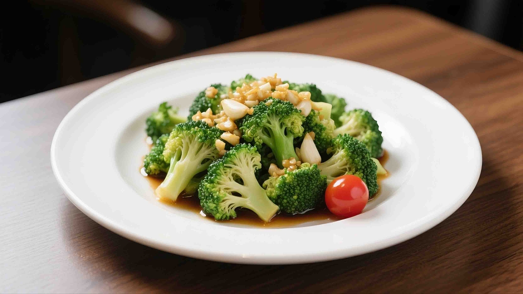 一盘美味的蒜蓉西兰花素食美食美味健康营养