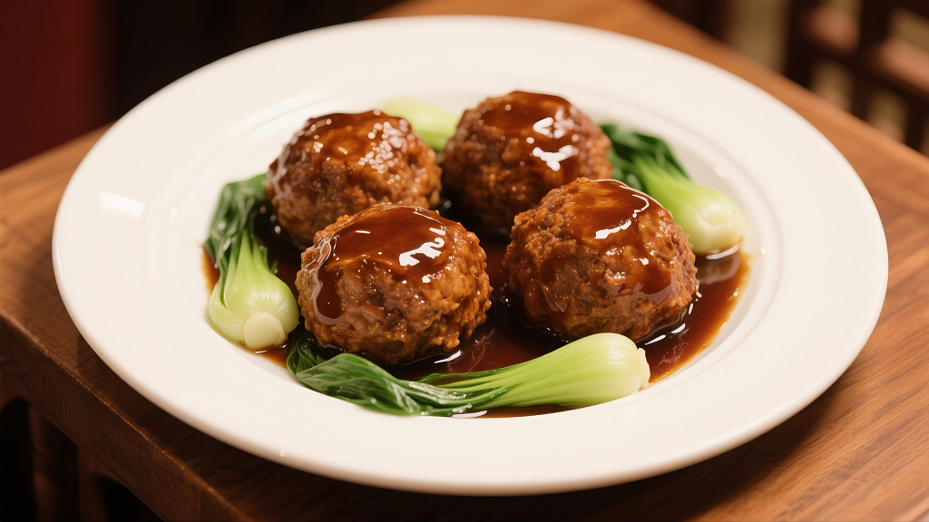 一盘美味的红烧狮子头美食美味