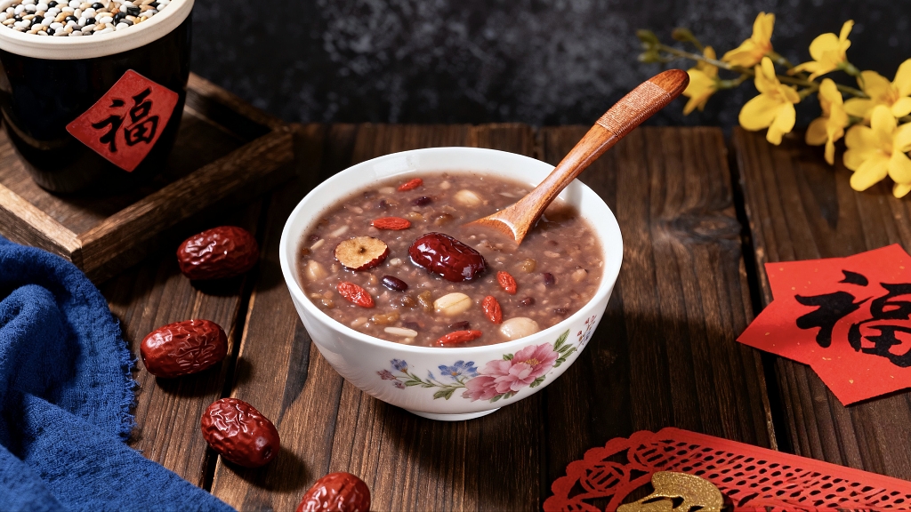 一碗刚出锅的八宝粥美食美味营养健康